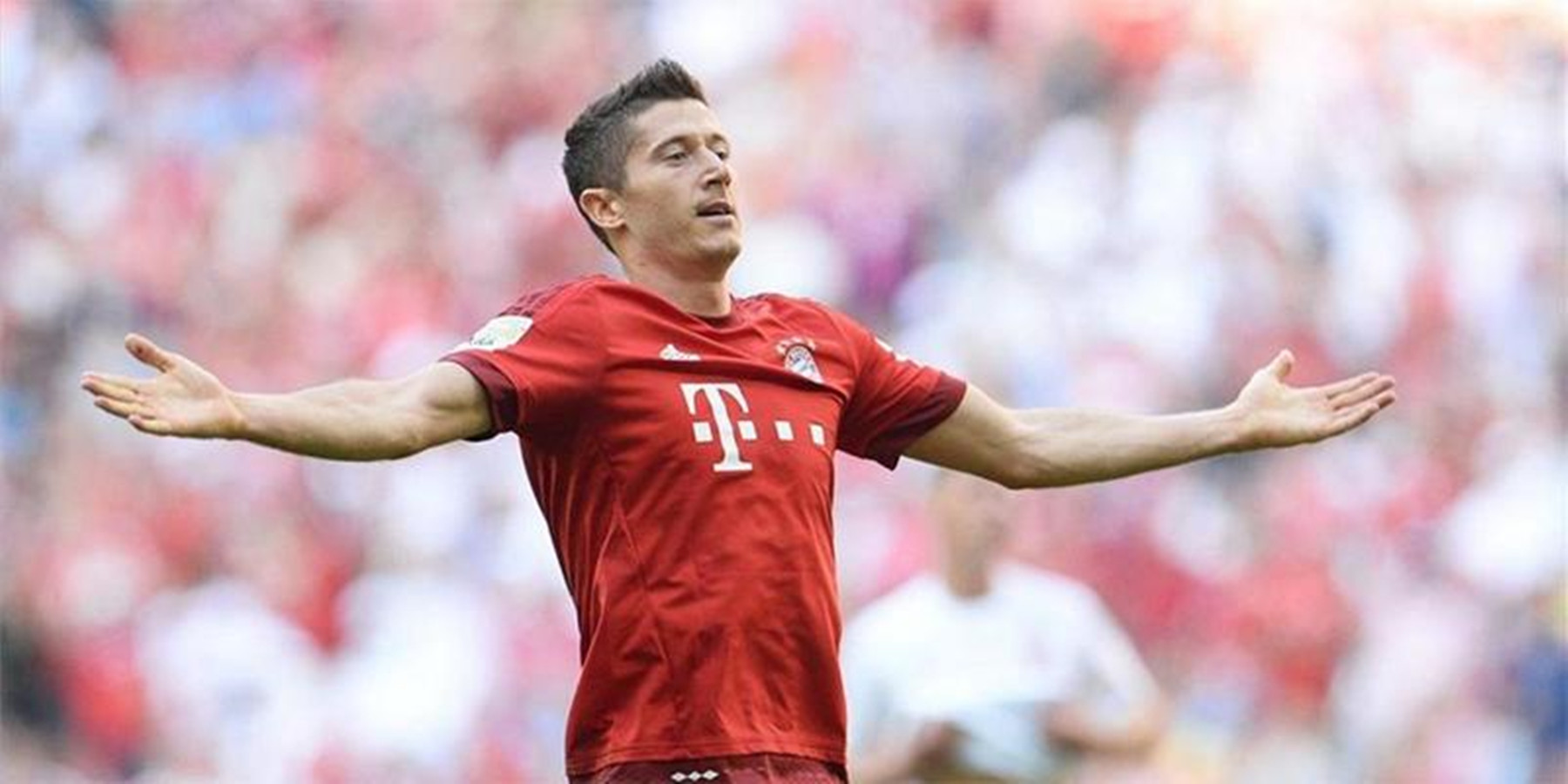 切尔西力克皇马，莱万乌龙送礼欧冠